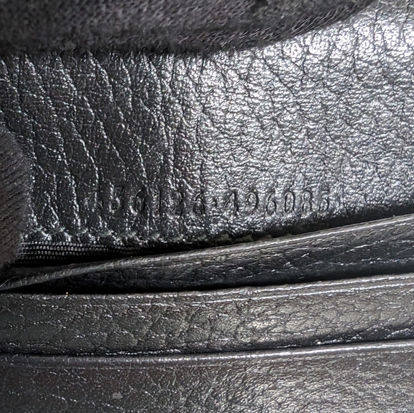 Gucci Black Leather Wallet with Gold Logo - Picture 10 of 12